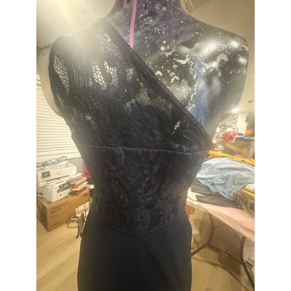 Adrianna Papell Midnight Lace Crepe Gown One-Shoulder Size 2 Formal Dress With S - Picture 3 of 7